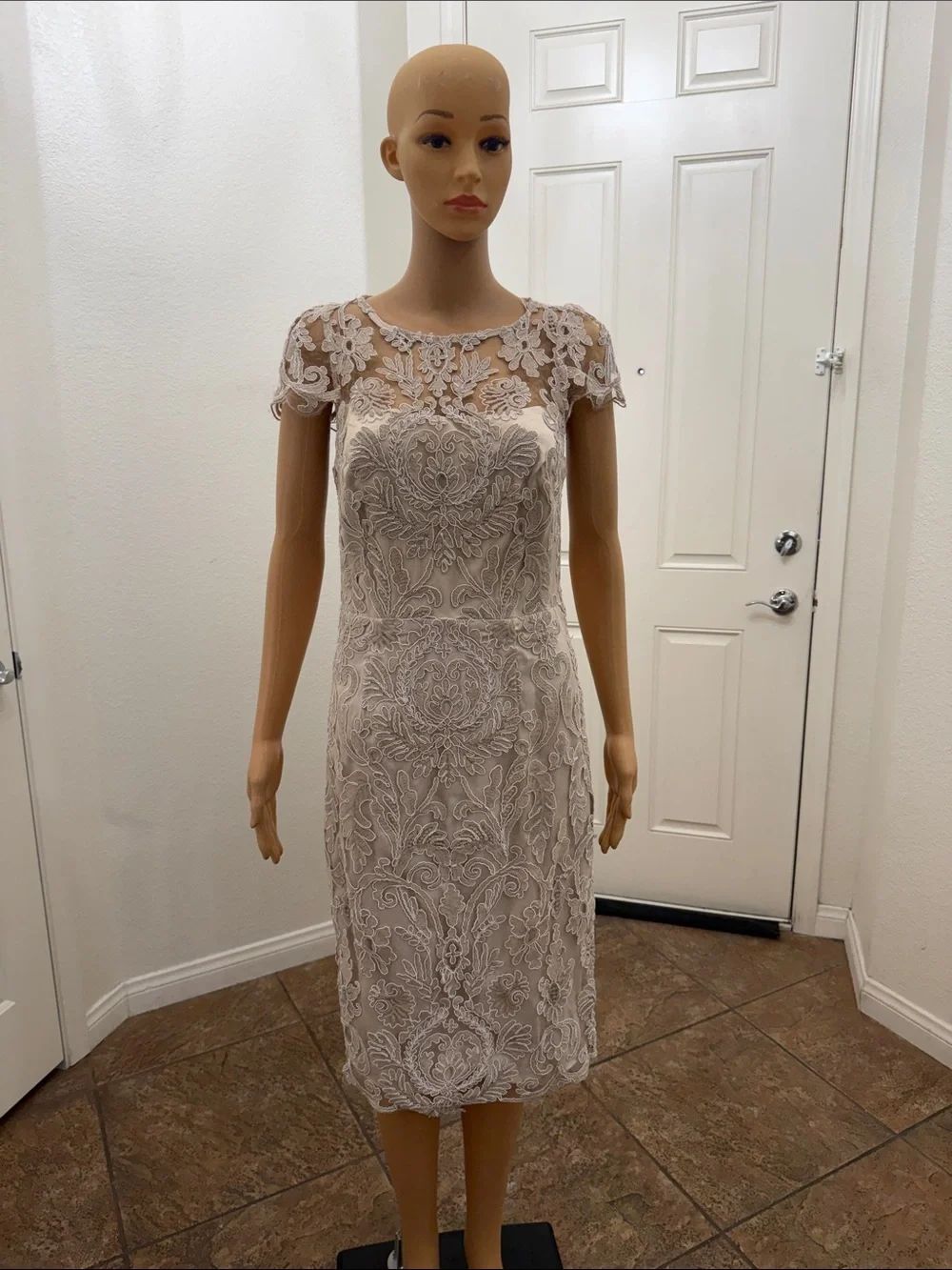 Vince Camuto Sz 6 Blush Ivory Floral Lace Sheer Midi Dress Cap Sleeve Boat Neck